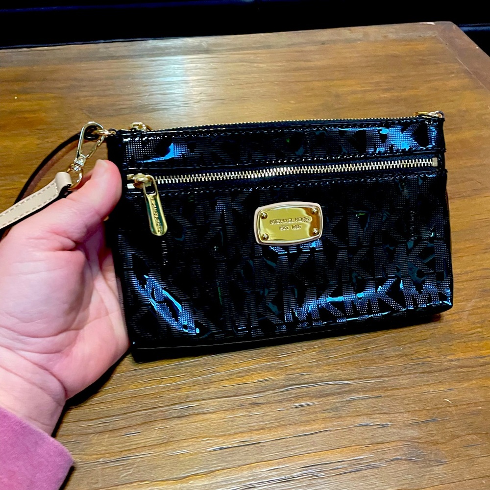 Michael Kors Metallic Black Gold Logo Patent Leather Small Wristlet Wallet NWOT